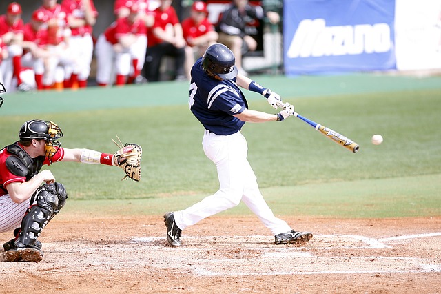 軟式野球と硬式野球の打ち方の違い バッティングで飛距離アップをする